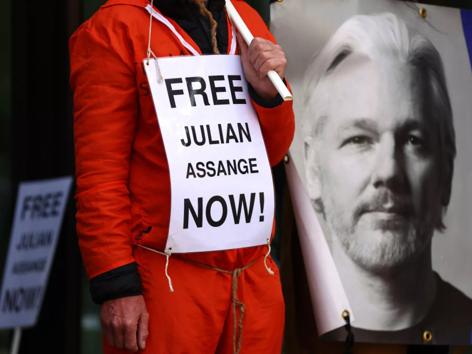 WikiLeaks founder Julian Assange strikes plea deal with the U.S.