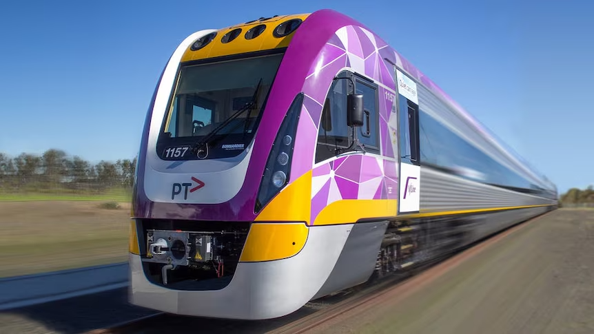 V/Line luggage tagging called into question after staff allegedly gave $3,800 e-bike to wrong passenger