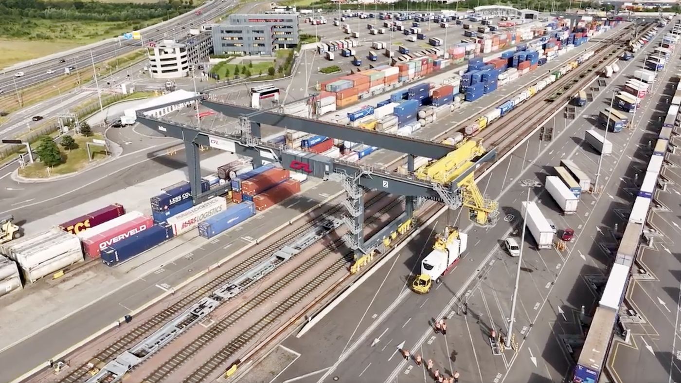 Intermodal road-rail innovation