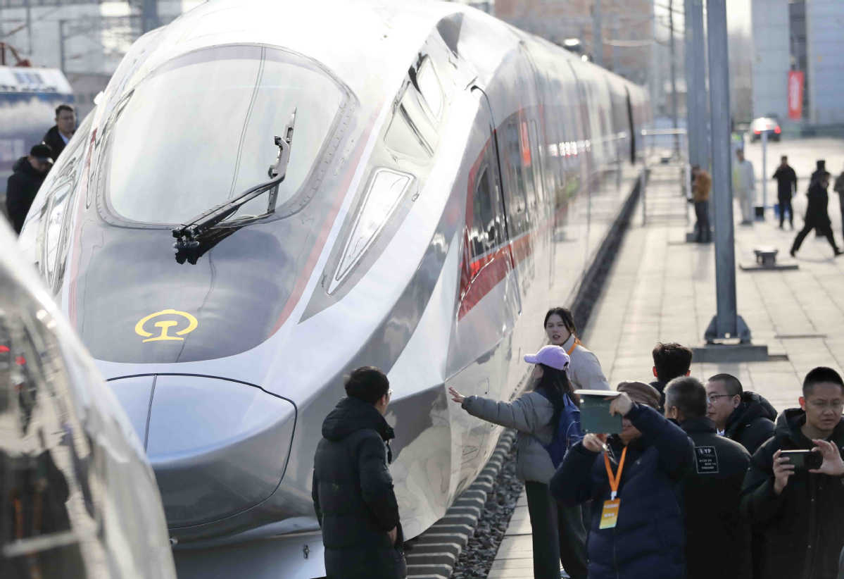 China unveils 450 km/h high-speed train prototype