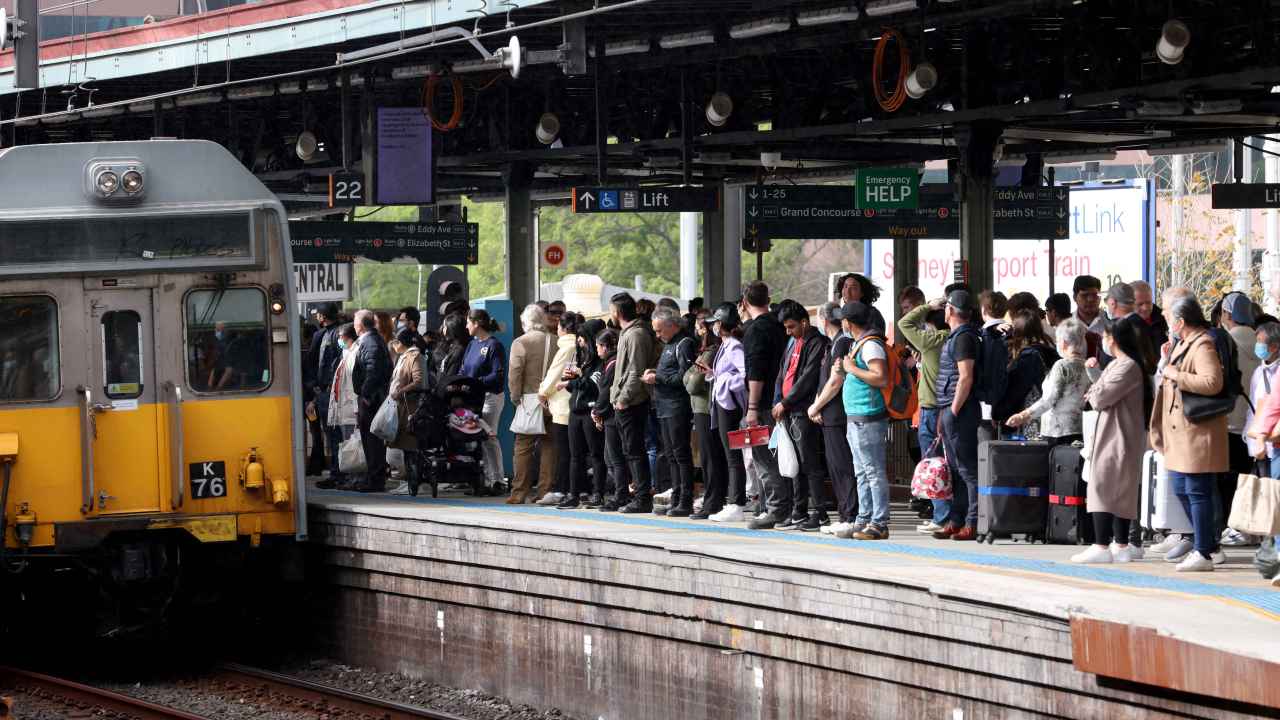 Sydneysiders told to use other public transport as cancellations, delays continue on rail network